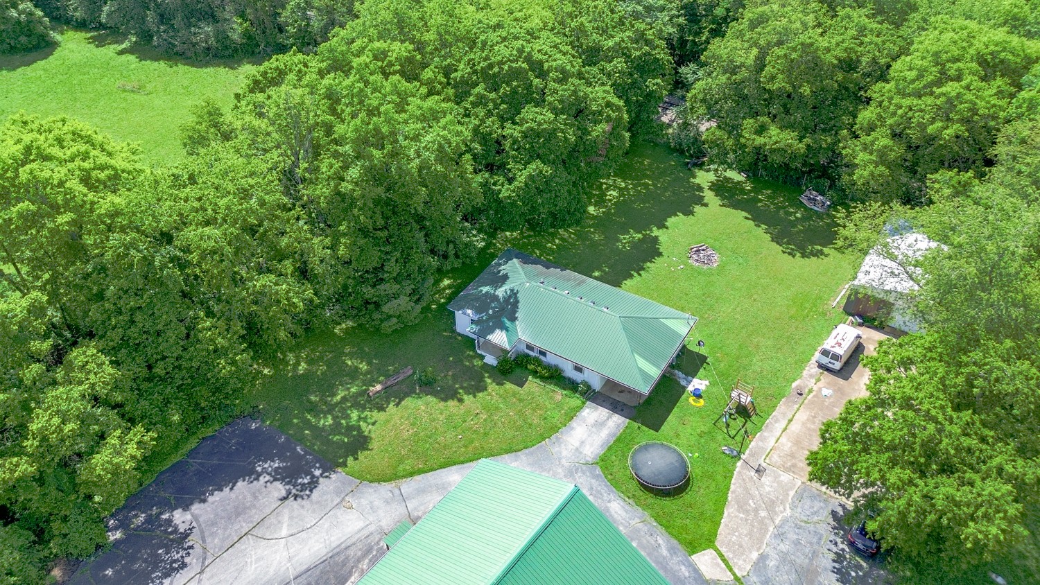 8302 Lawrenceburg Highway Mount Pleasant TN 38474