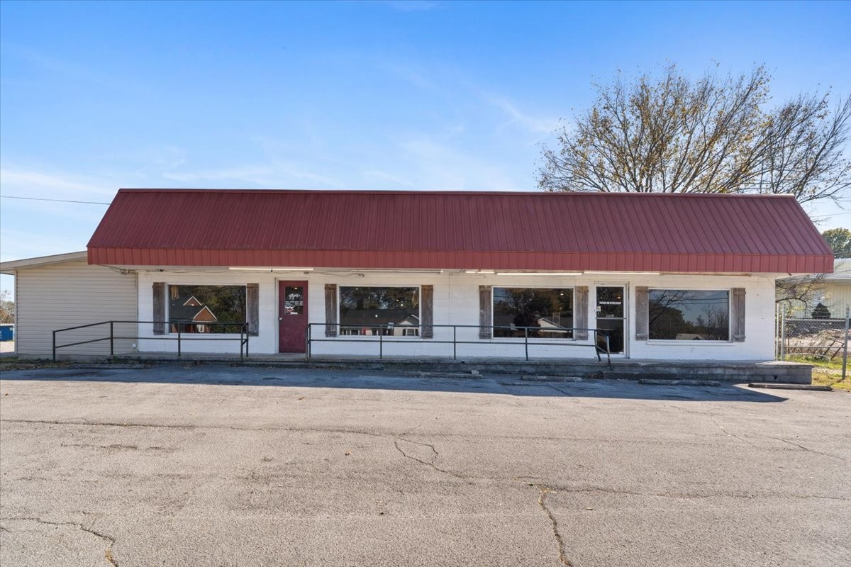 1693 Nashville Highway Lewisburg TN 37091