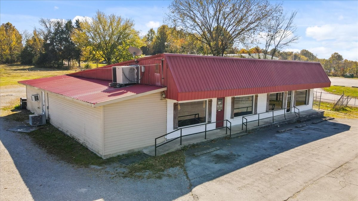 1693 Nashville Highway Lewisburg TN 37091
