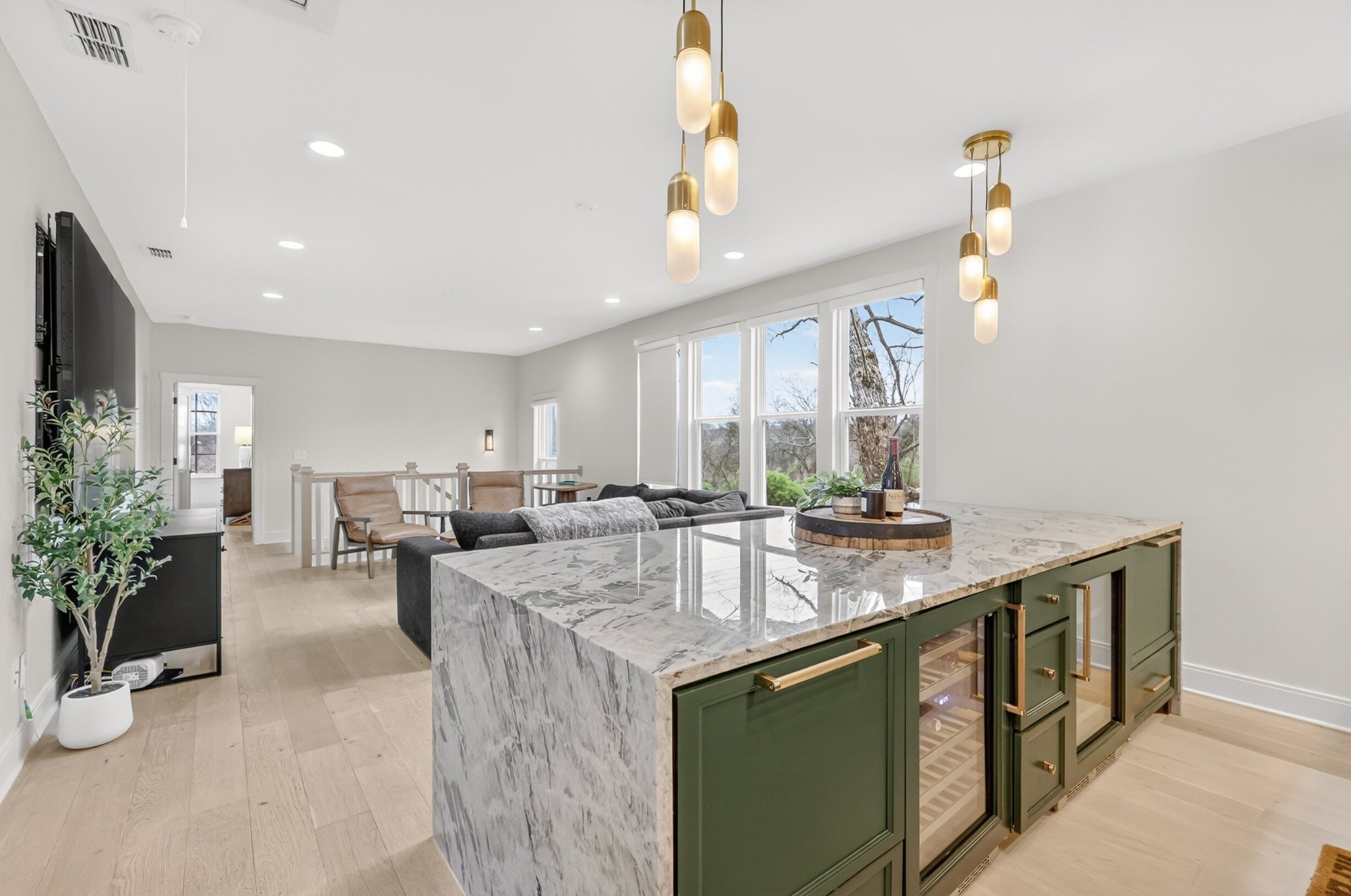 901B Gale Lane Nashville TN 37204