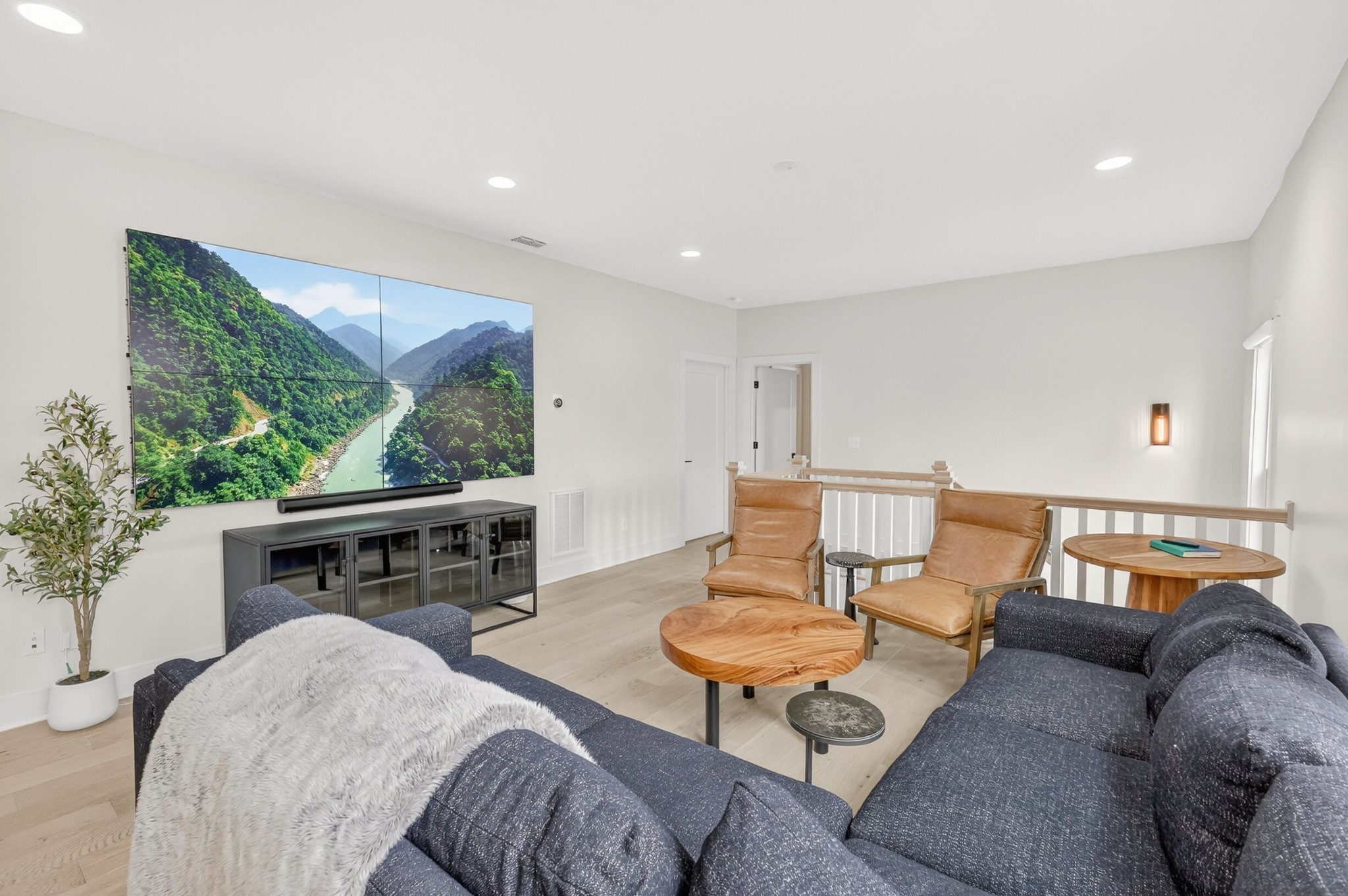 901B Gale Lane Nashville TN 37204