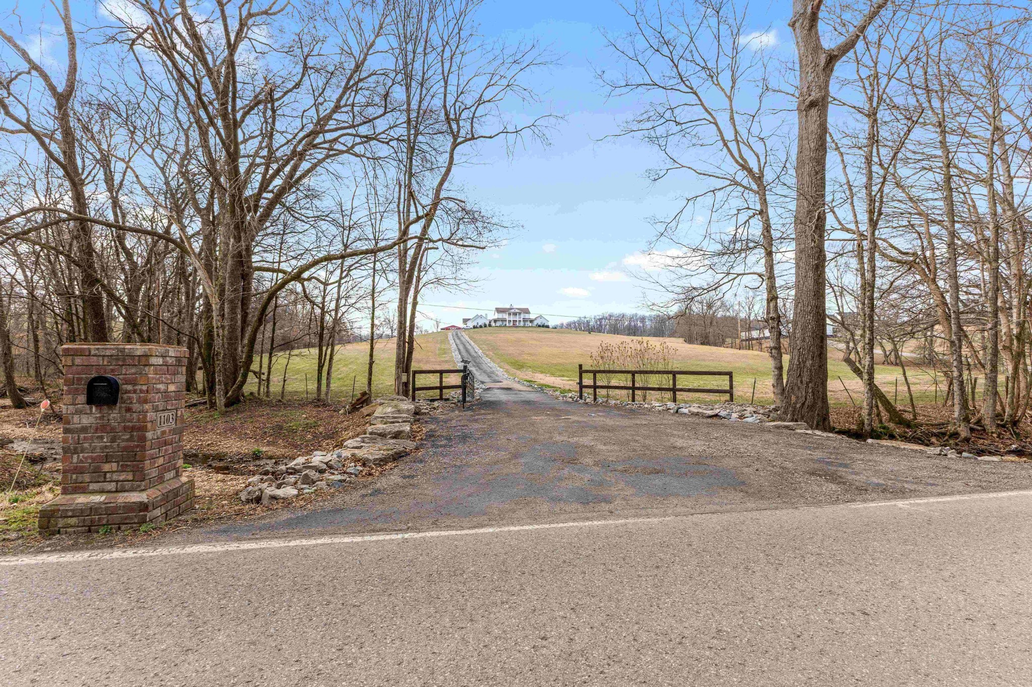1103 Rogues Fork Road Bethpage TN 37022