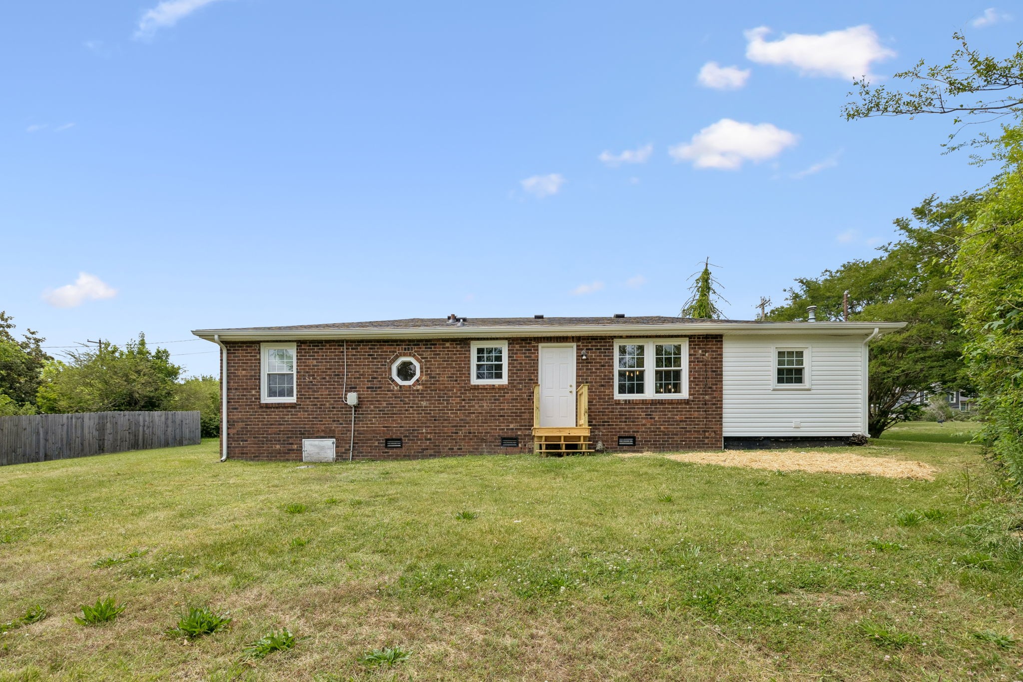 1306 Allen Road Burns TN 37029