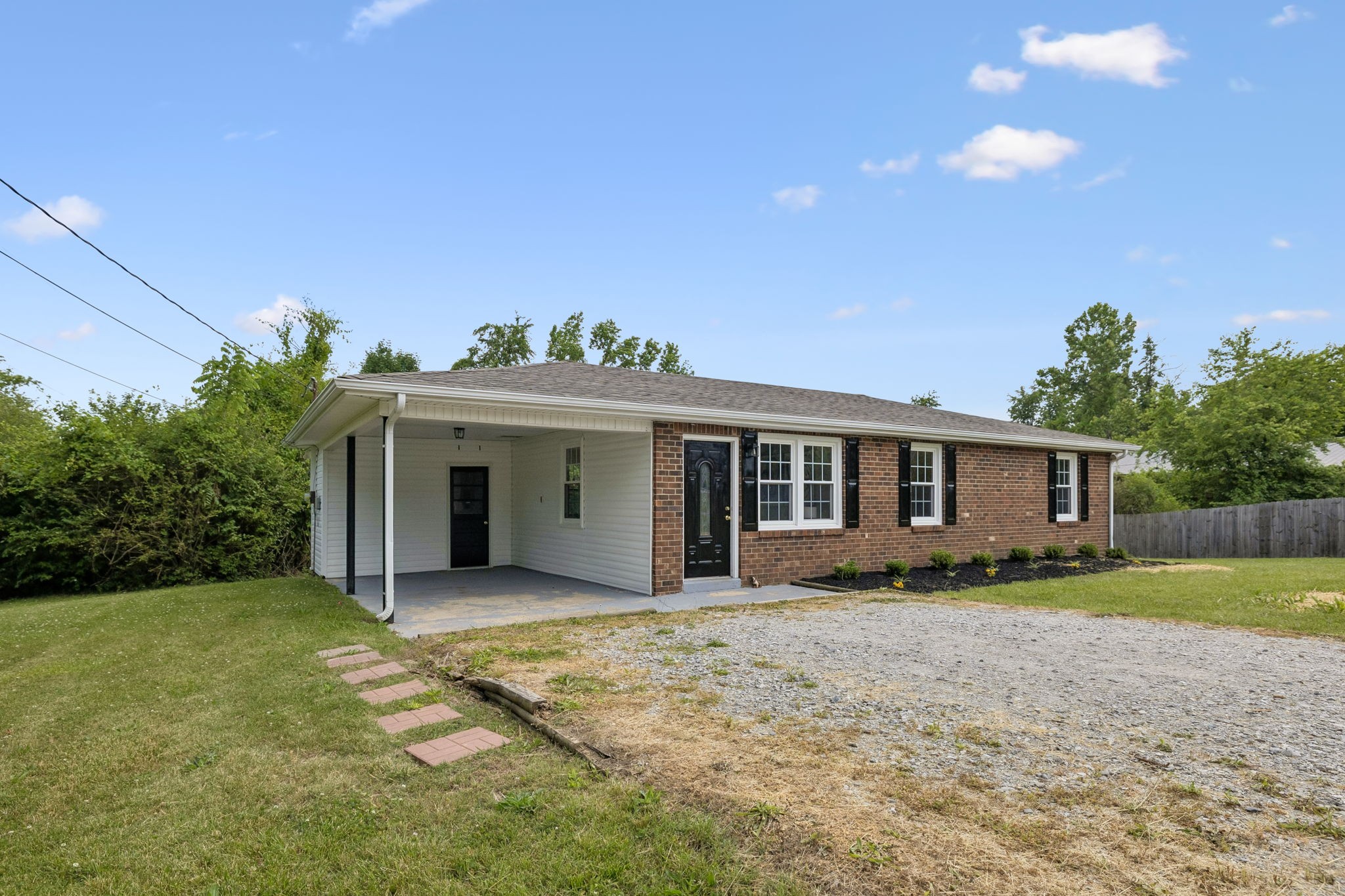 1306 Allen Road Burns TN 37029