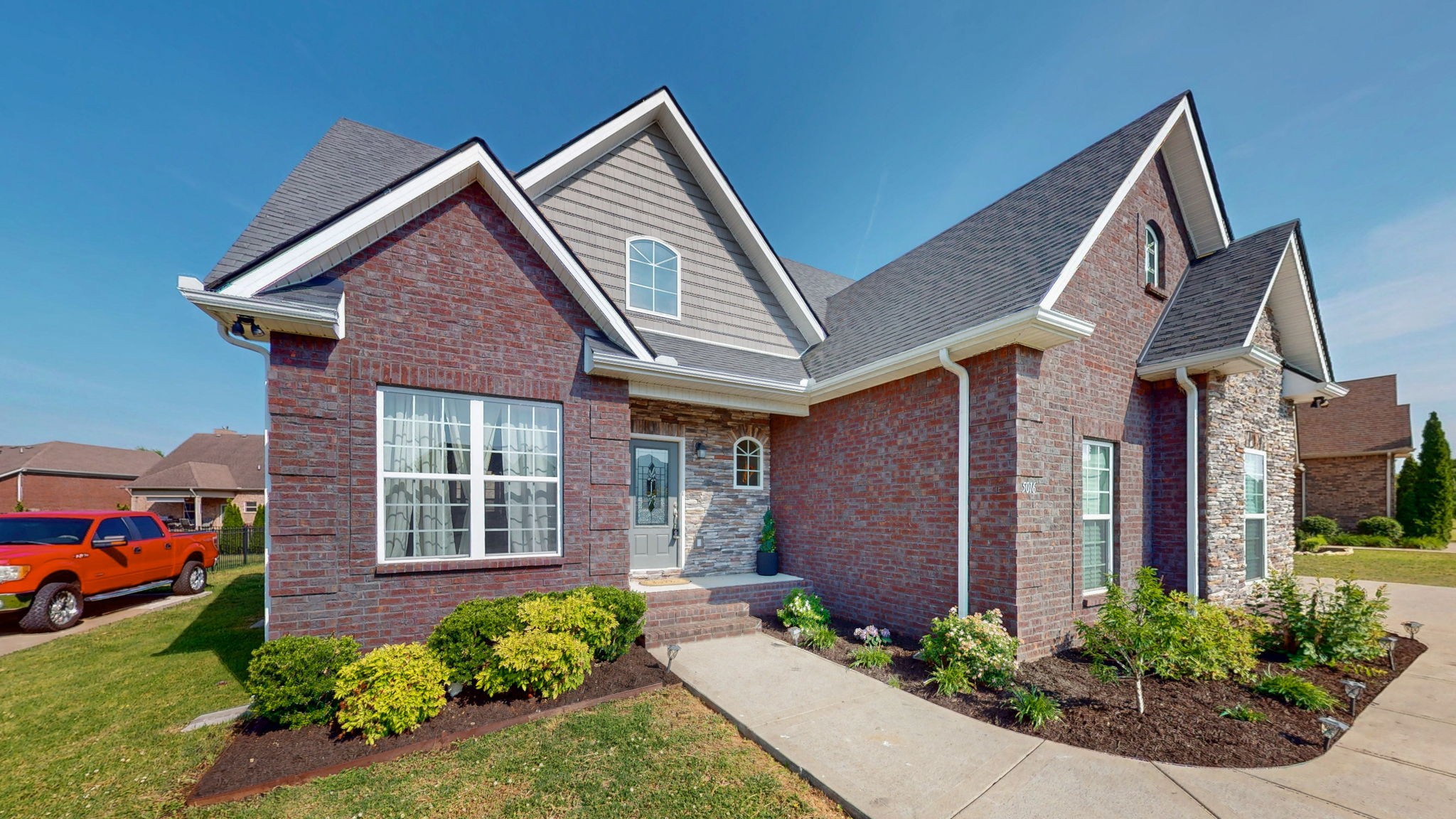 5016 Lady Thatcher Drive Murfreesboro TN 37129