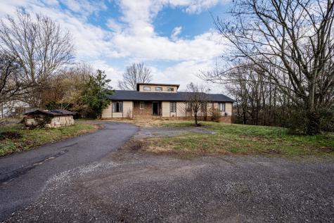 4383 E Jefferson Pike Lascassas TN 37085