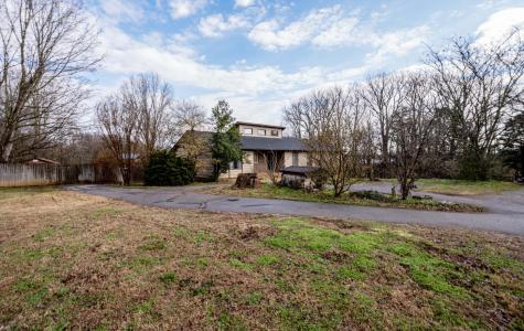 4383 E Jefferson Pike Lascassas TN 37085