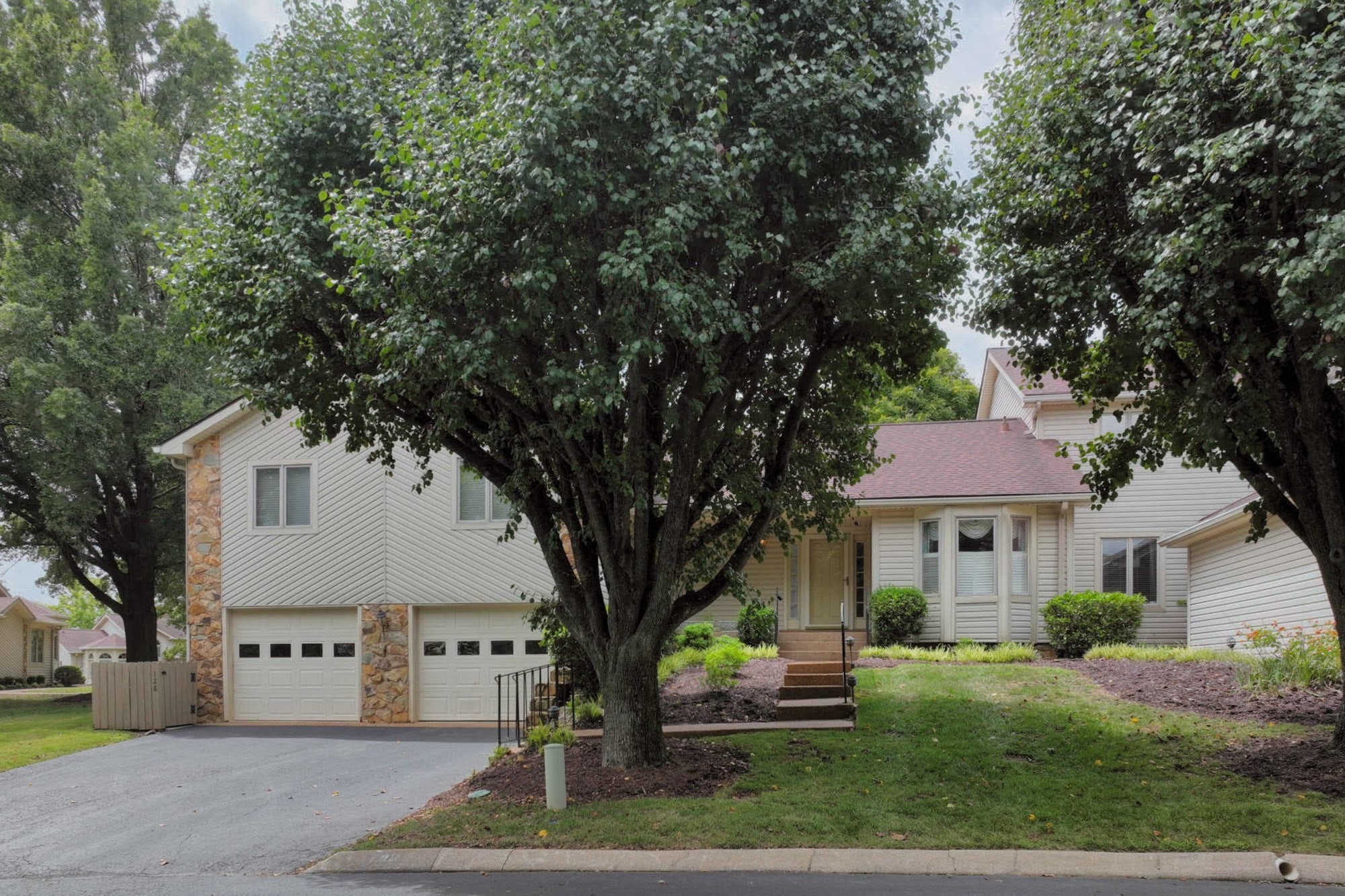 128 Tanasi Shore Gallatin TN 37066