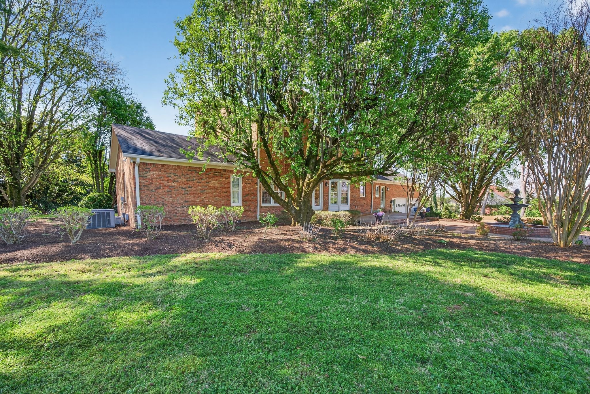 1553 N Main Street Mount Pleasant TN 38474
