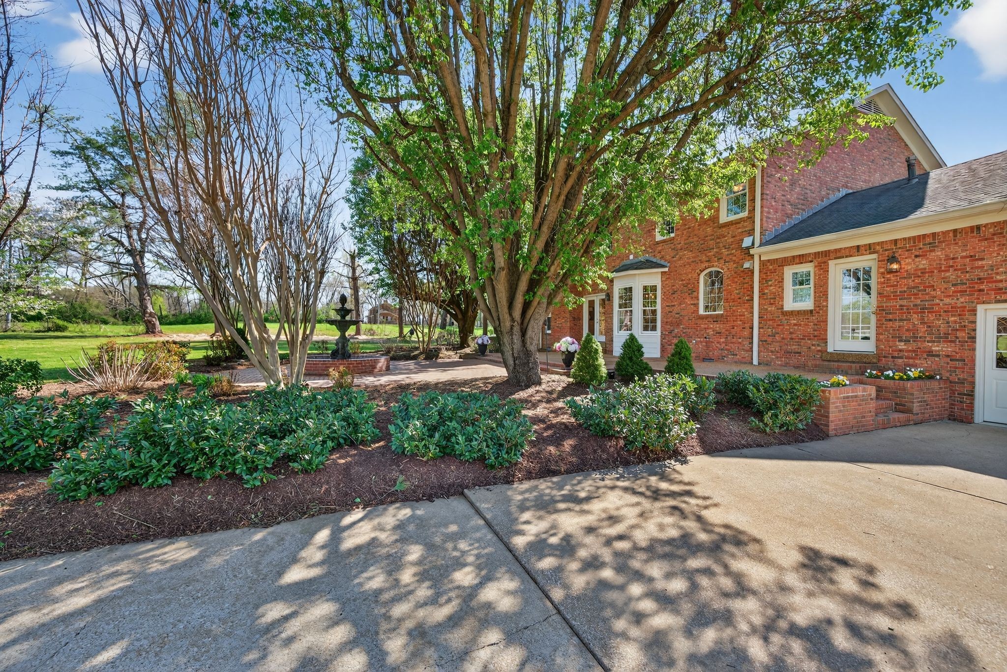 1553 N Main Street Mount Pleasant TN 38474