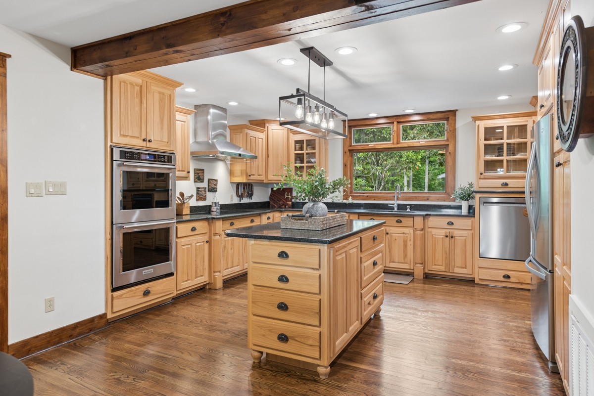 1517 Laurel Lake Drive Monteagle TN 37356