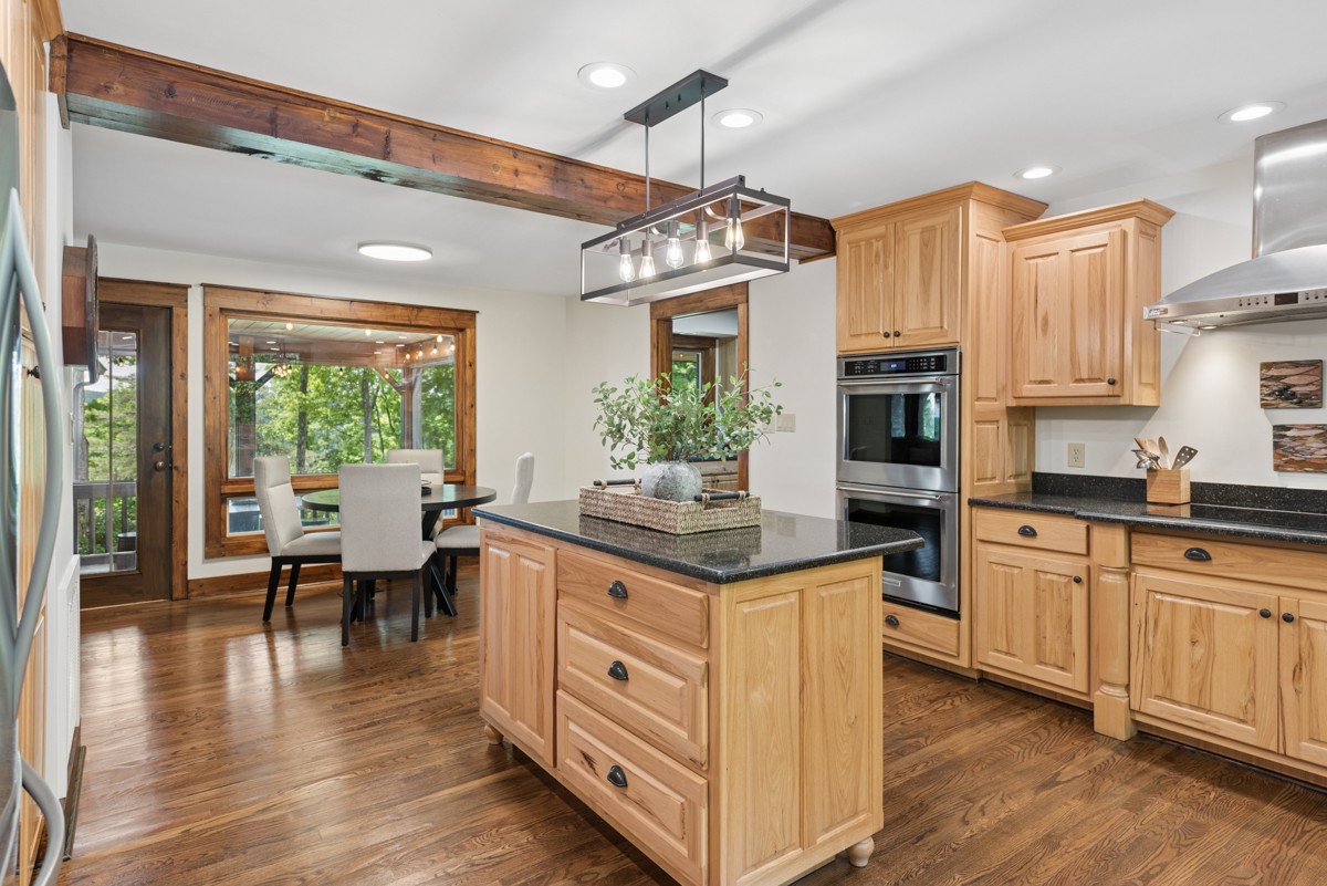 1517 Laurel Lake Drive Monteagle TN 37356