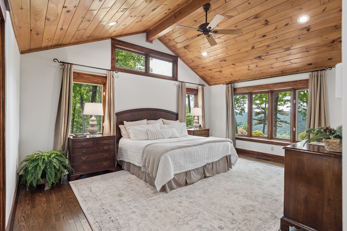 1517 Laurel Lake Drive Monteagle TN 37356