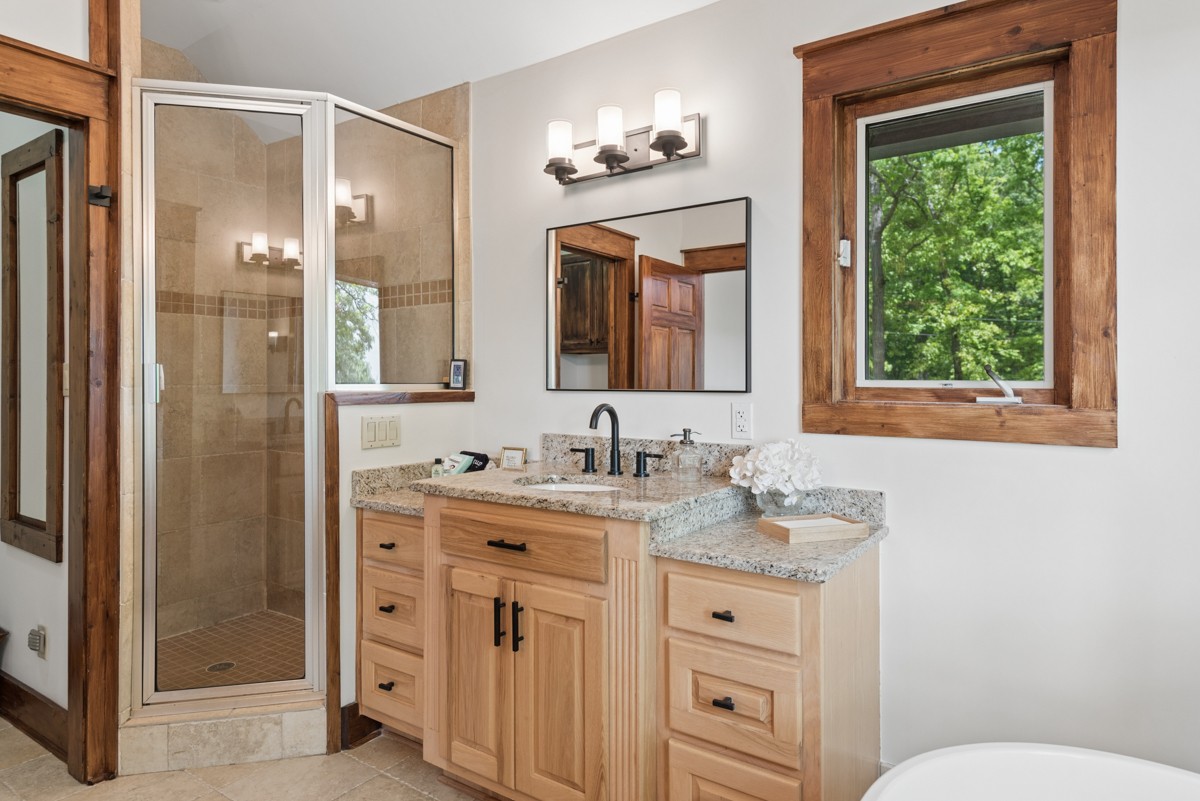 1517 Laurel Lake Drive Monteagle TN 37356