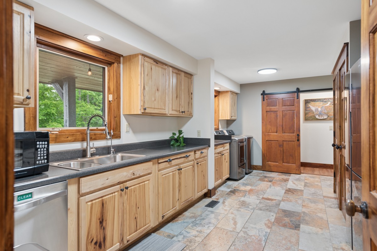 1517 Laurel Lake Drive Monteagle TN 37356
