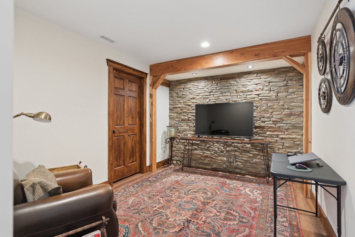 1517 Laurel Lake Drive Monteagle TN 37356