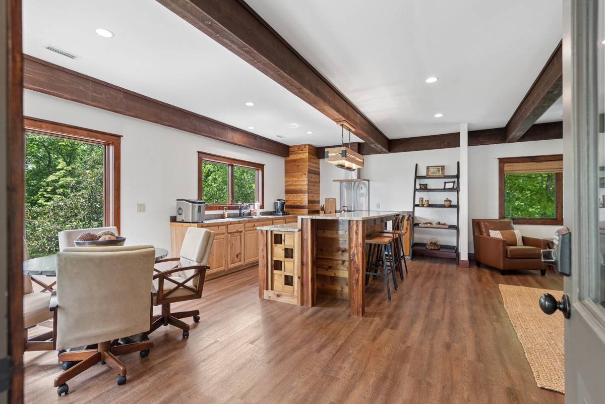 1517 Laurel Lake Drive Monteagle TN 37356
