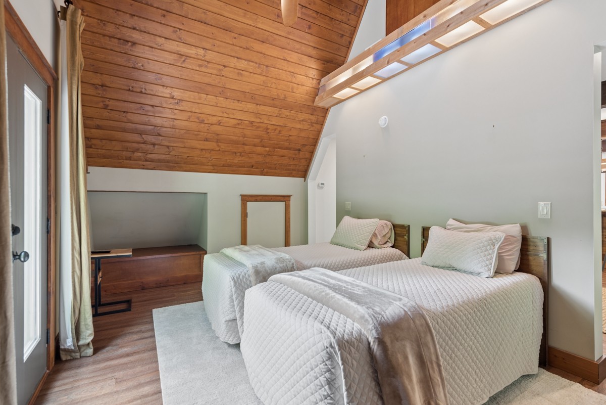 1517 Laurel Lake Drive Monteagle TN 37356