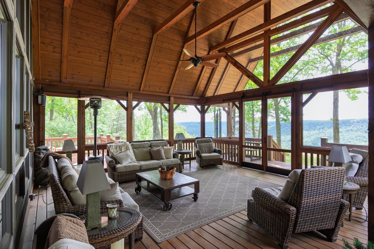 1517 Laurel Lake Drive Monteagle TN 37356