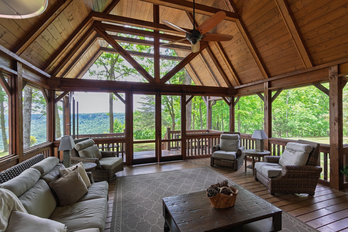 1517 Laurel Lake Drive Monteagle TN 37356