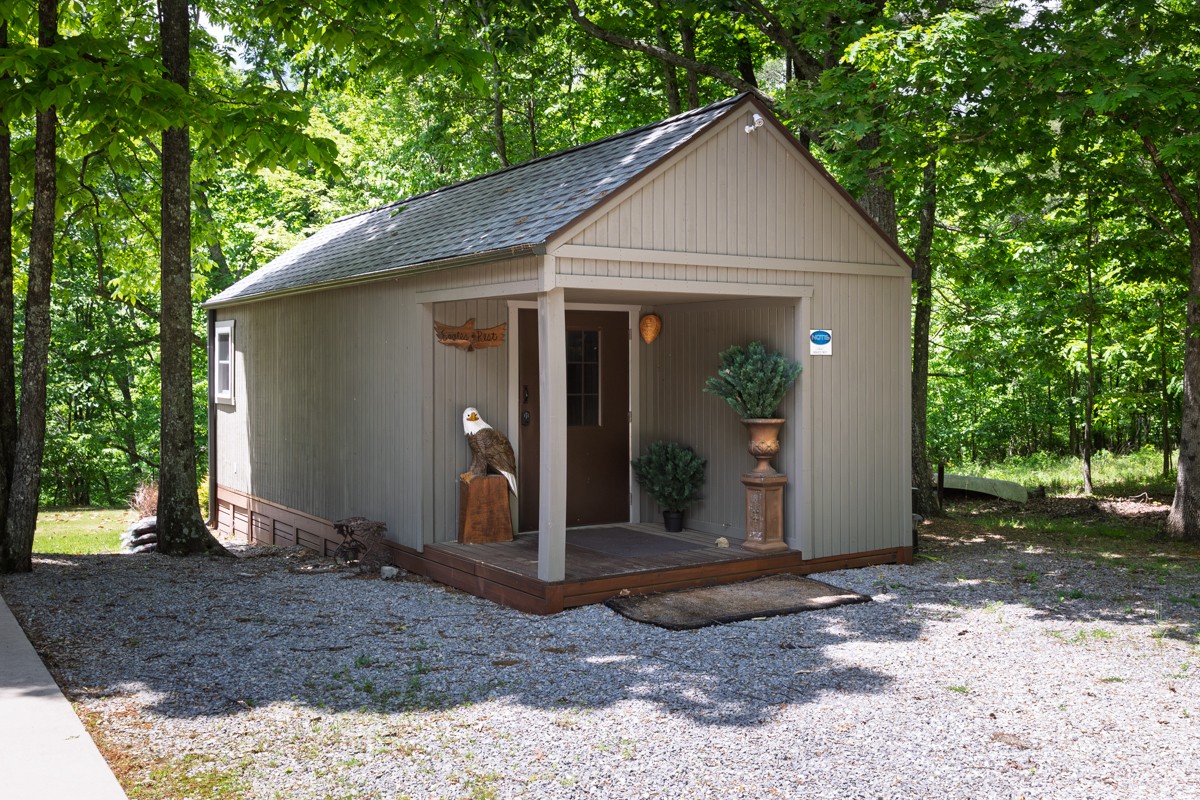 1517 Laurel Lake Drive Monteagle TN 37356