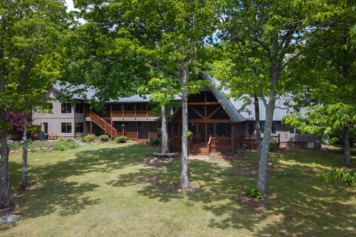 1517 Laurel Lake Drive Monteagle TN 37356