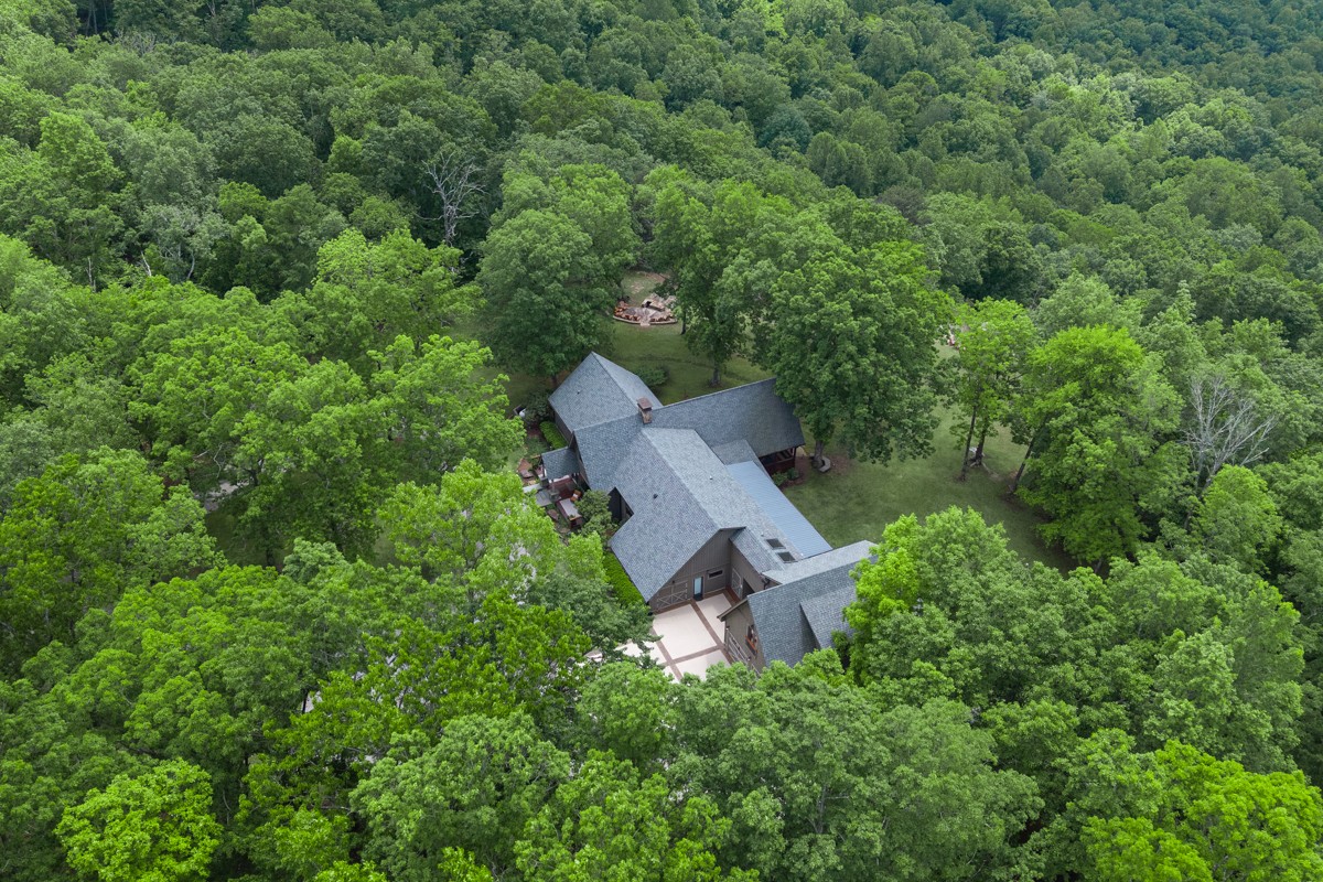 1517 Laurel Lake Drive Monteagle TN 37356