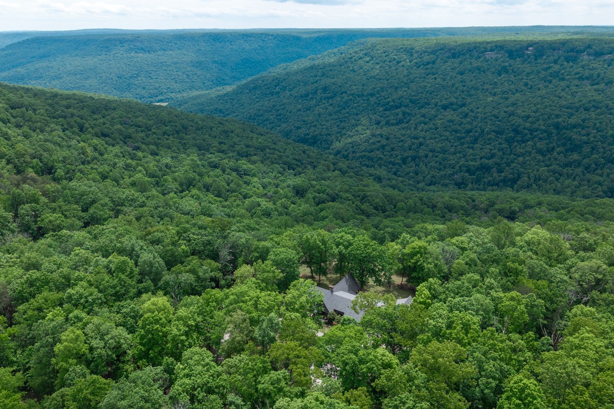 1517 Laurel Lake Drive Monteagle TN 37356