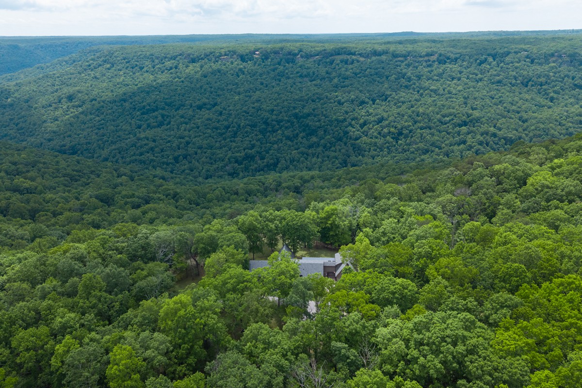 1517 Laurel Lake Drive Monteagle TN 37356