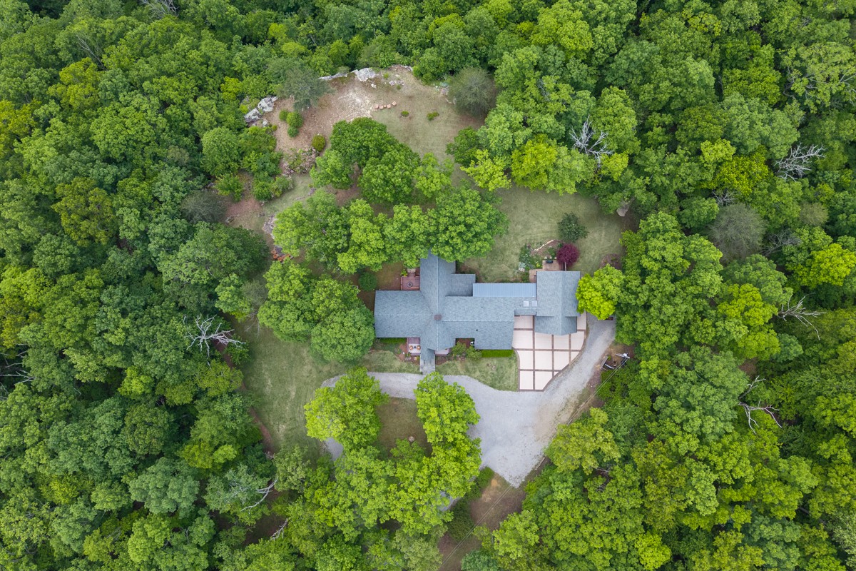 1517 Laurel Lake Drive Monteagle TN 37356