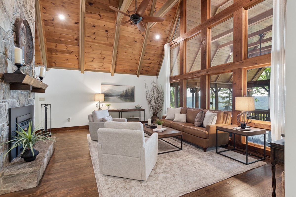 1517 Laurel Lake Drive Monteagle TN 37356