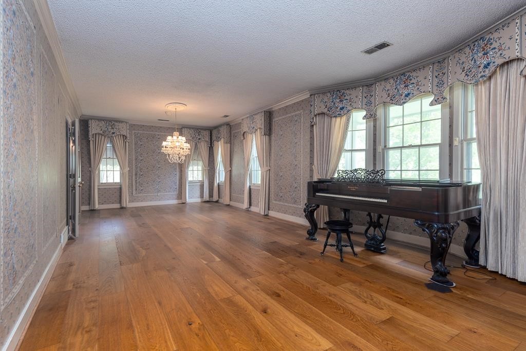8643 Poplar Pike Memphis TN 38138