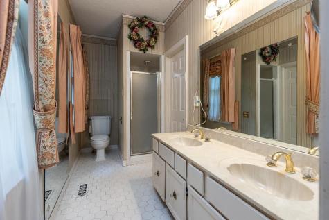 8643 Poplar Pike Memphis TN 38138