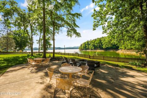 2177 Riverview Drive Dandridge TN 37725