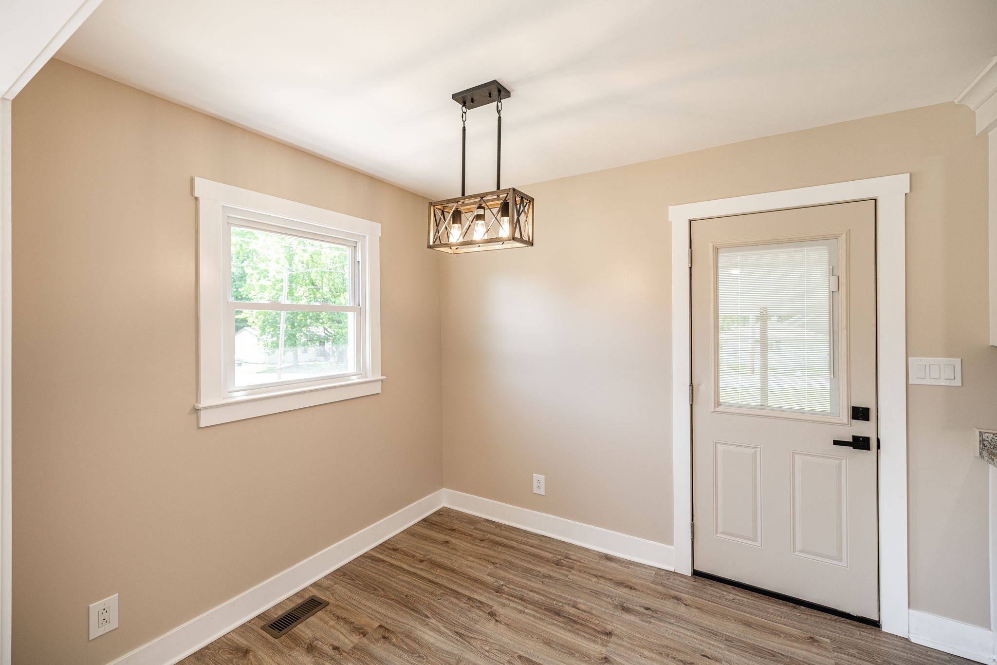 2017 Old Greenbrier Pike Greenbrier TN 37073
