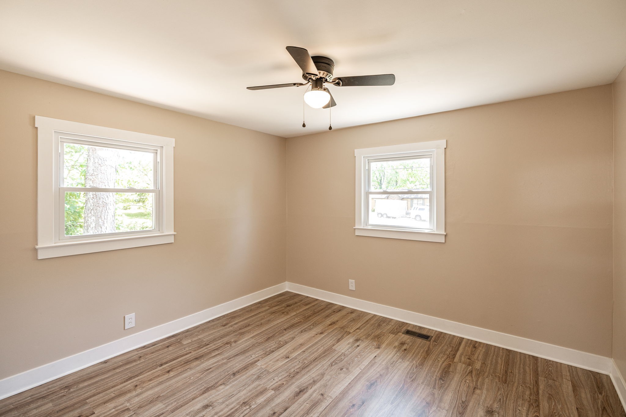 2017 Old Greenbrier Pike Greenbrier TN 37073