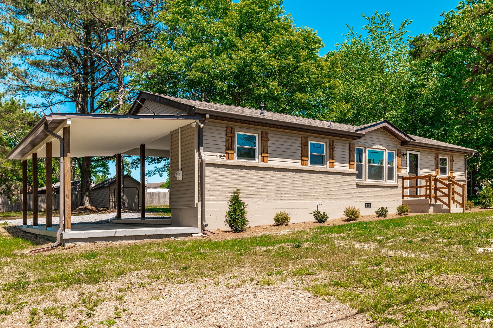 2017 Old Greenbrier Pike Greenbrier TN 37073