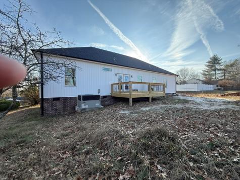 1322 E Blythe Street Paris TN 38242