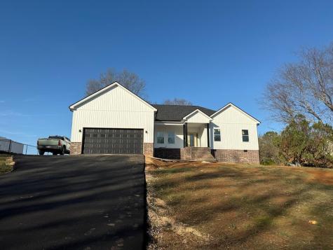 1322 E Blythe Street Paris TN 38242