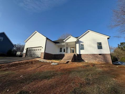 1322 E Blythe Street Paris TN 38242