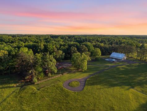 450 Paul Thompson Road Bethpage TN 37022