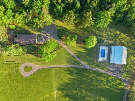 450 Paul Thompson Road Bethpage TN 37022
