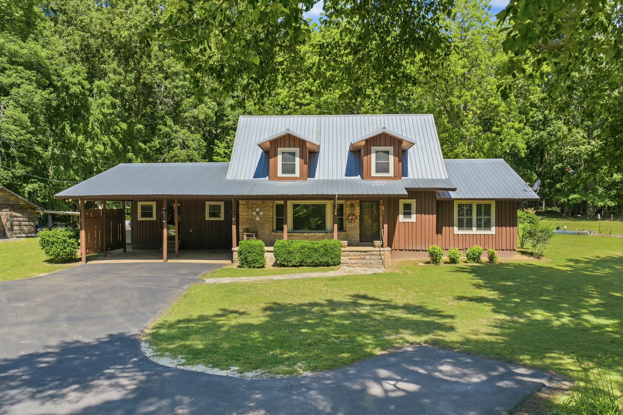 8932 Mount Carmel Road Decaturville TN 38329