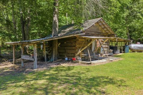 8932 Mount Carmel Road Decaturville TN 38329