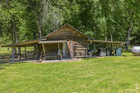 8932 Mount Carmel Road Decaturville TN 38329