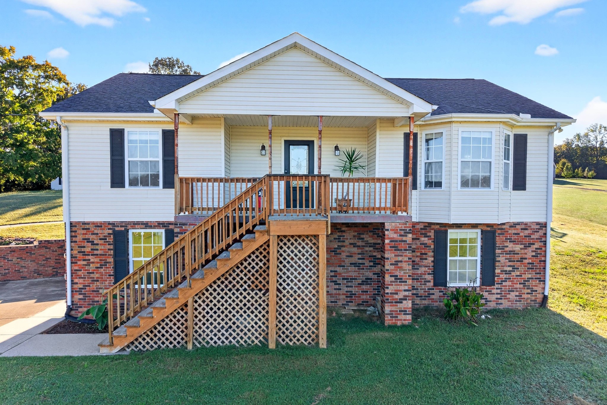 195 Long Road Charlotte TN 37036