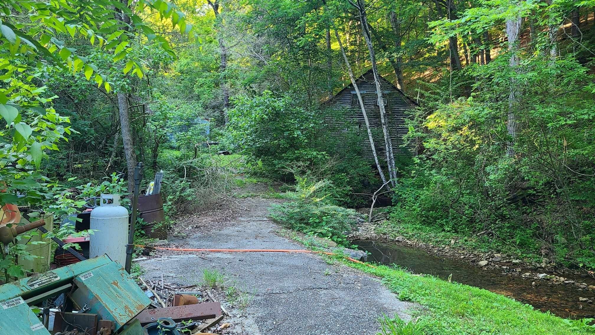 2024 Powdermill Hill Road Lawrenceburg TN 38464