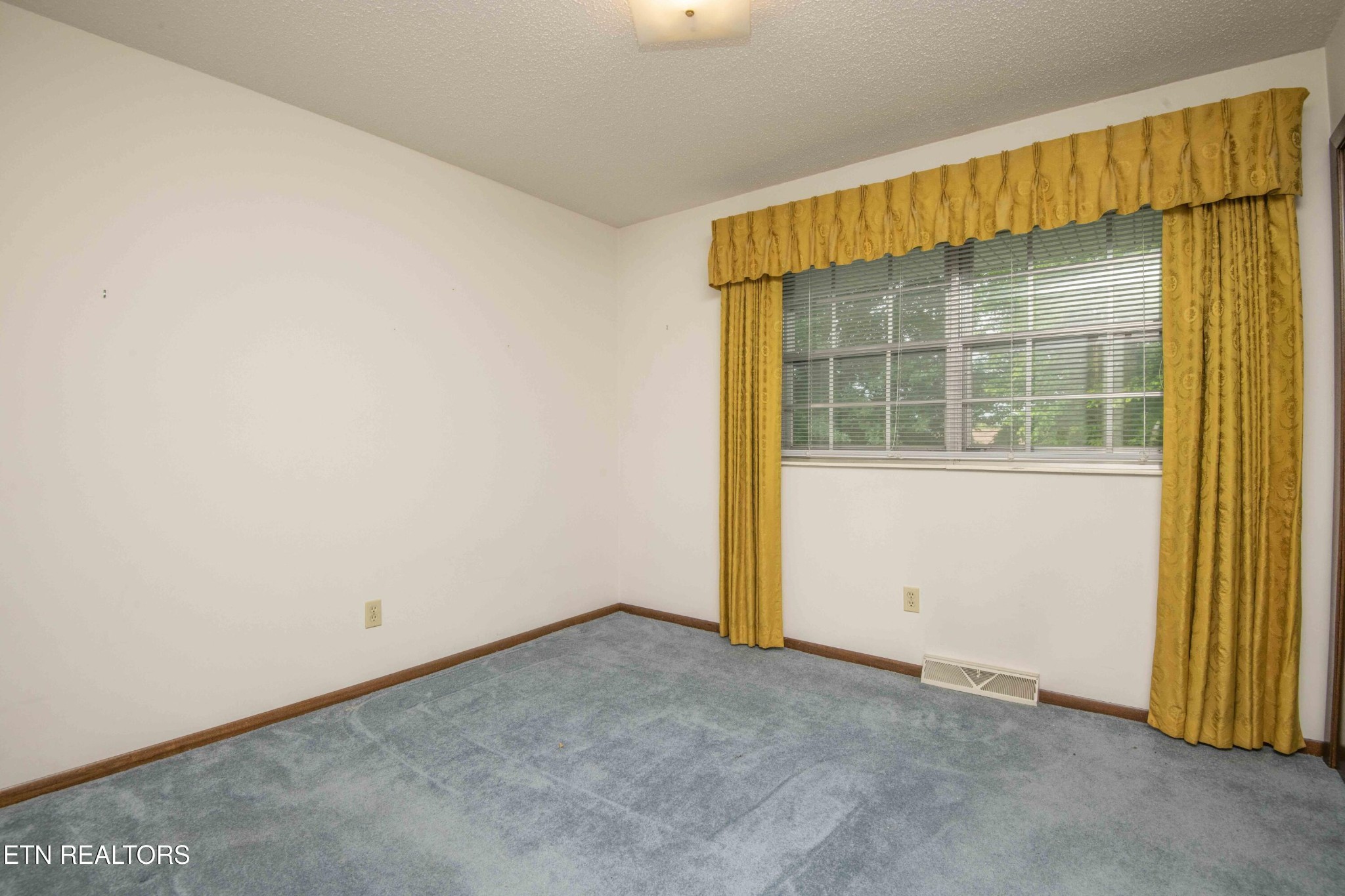 800 Foster Drive Lenoir City TN 37772