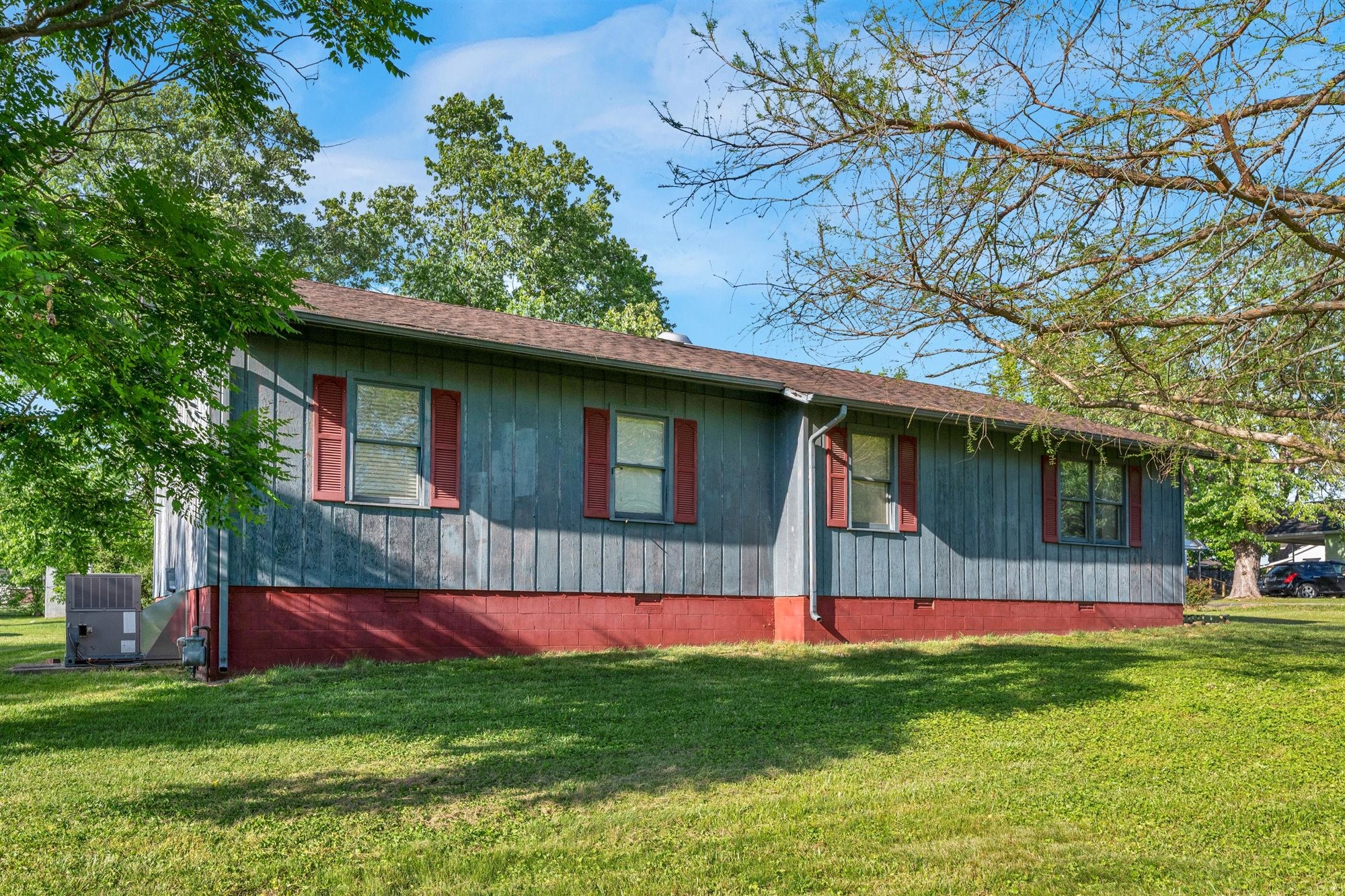 601 Courthouse View Street Lafayette TN 37083