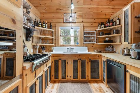 6095 Old Highway 13 Hurricane Mills TN 37078